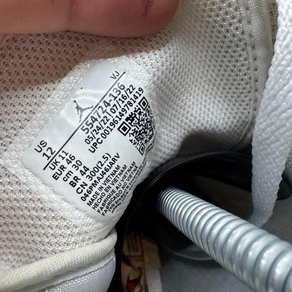 Size 12 - Nike Air Jordan 1 Mid White Leather Basketball Sneakers‎ 554724-136